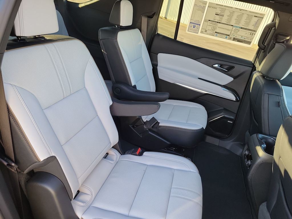 Thumbnail: 2026 Chevrolet Traverse - 12