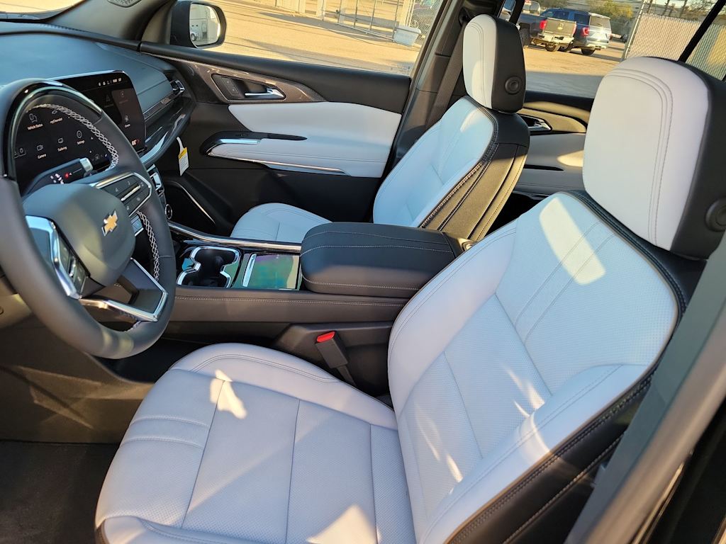 Thumbnail: 2026 Chevrolet Traverse - 11