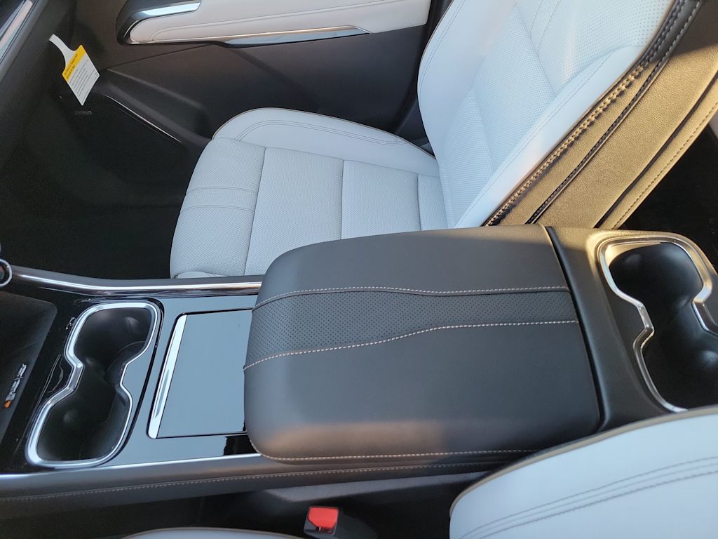 Thumbnail: 2026 Chevrolet Traverse - 26