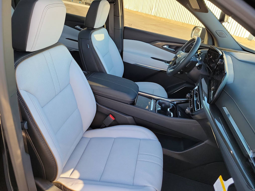 Thumbnail: 2026 Chevrolet Traverse - 25