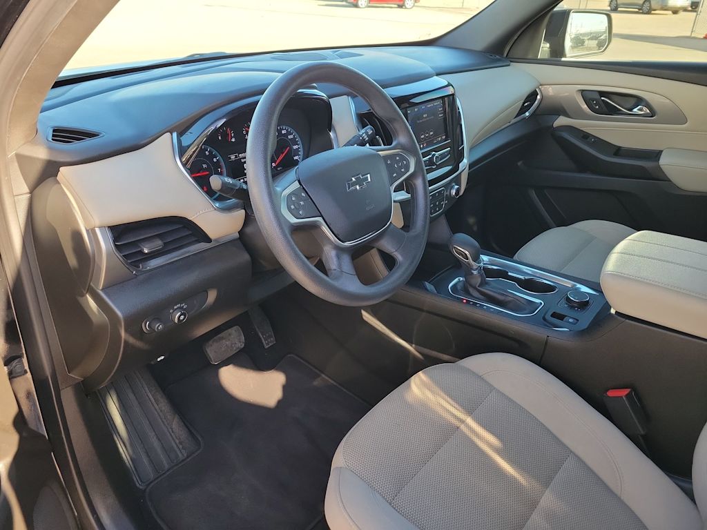 Thumbnail: 2024 Chevrolet Traverse - 2