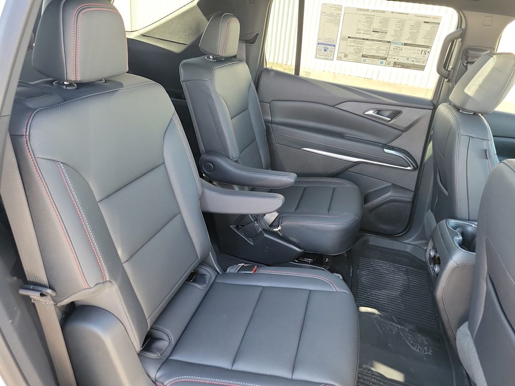 Thumbnail: 2026 Chevrolet Traverse - 12