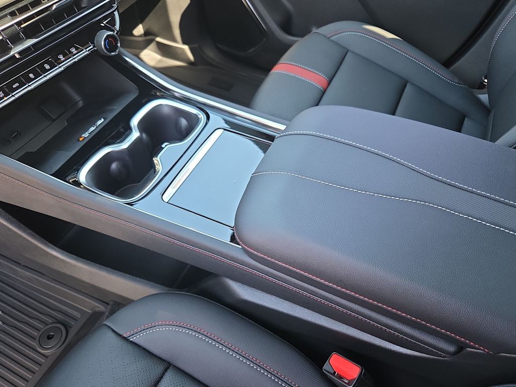 Thumbnail: 2026 Chevrolet Traverse - 26