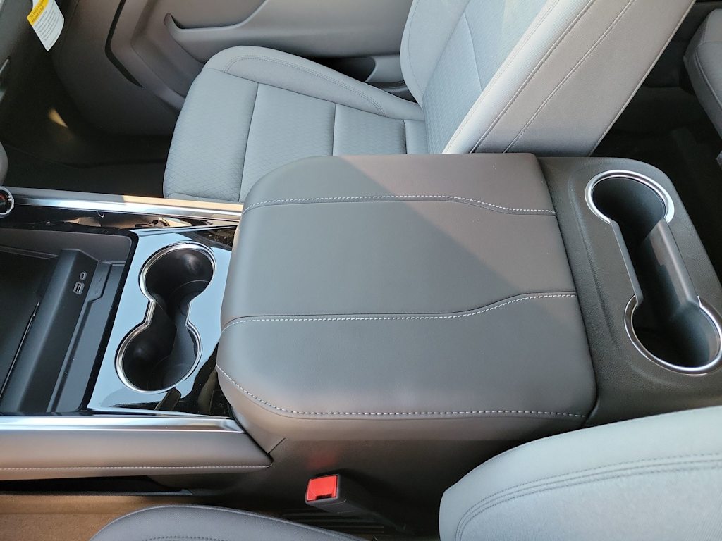 Thumbnail: 2026 Chevrolet Suburban - 26