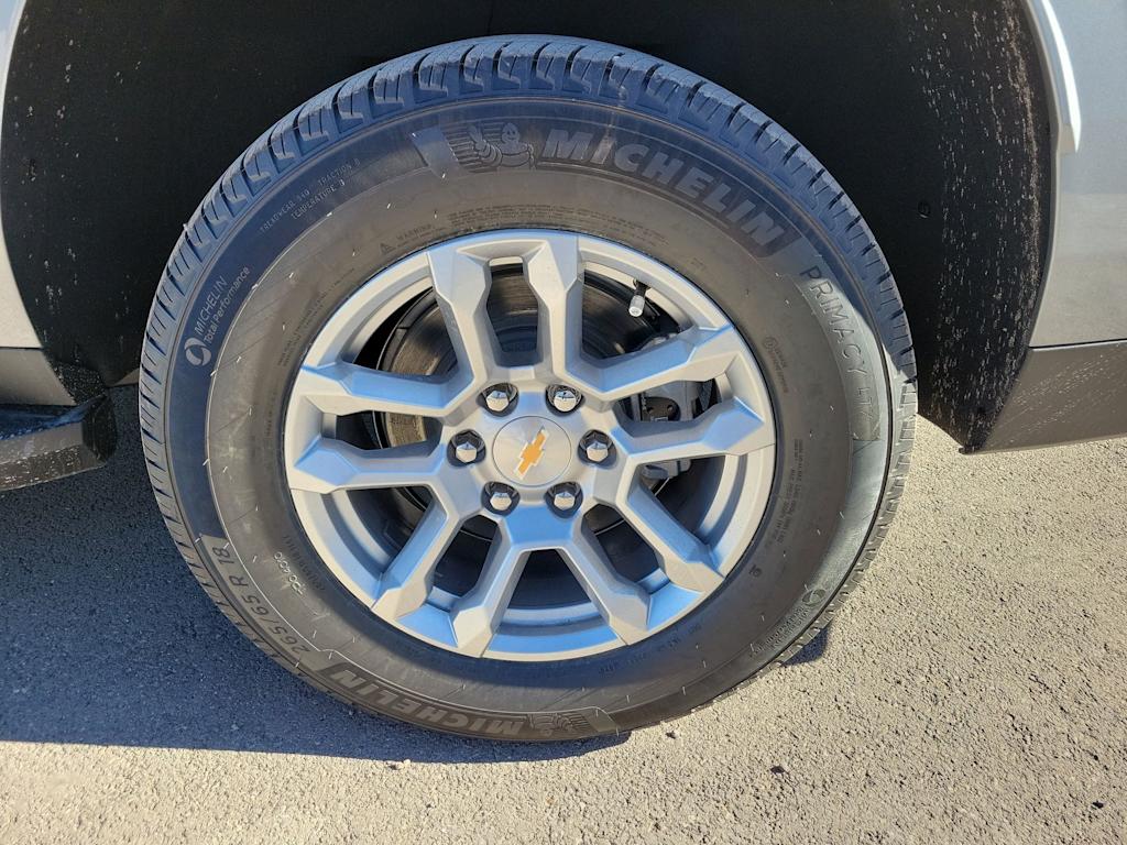 Thumbnail: 2026 Chevrolet Suburban - 8