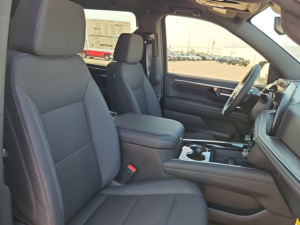 Thumbnail: 2026 Chevrolet Suburban - 12