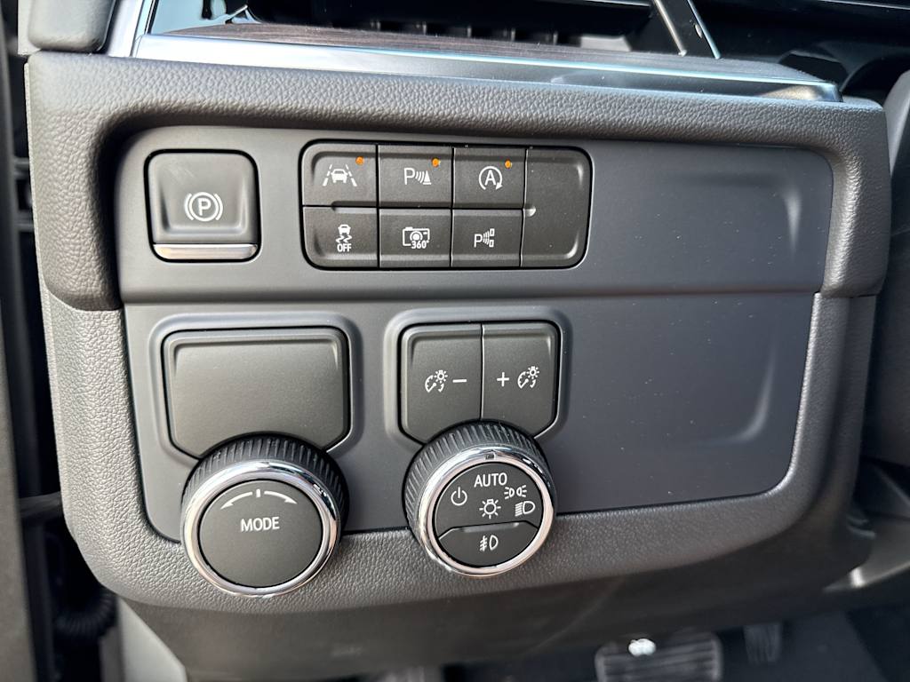 Thumbnail: 2026 Chevrolet Suburban - 23