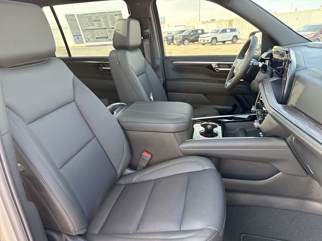 Thumbnail: 2026 Chevrolet Suburban - 12