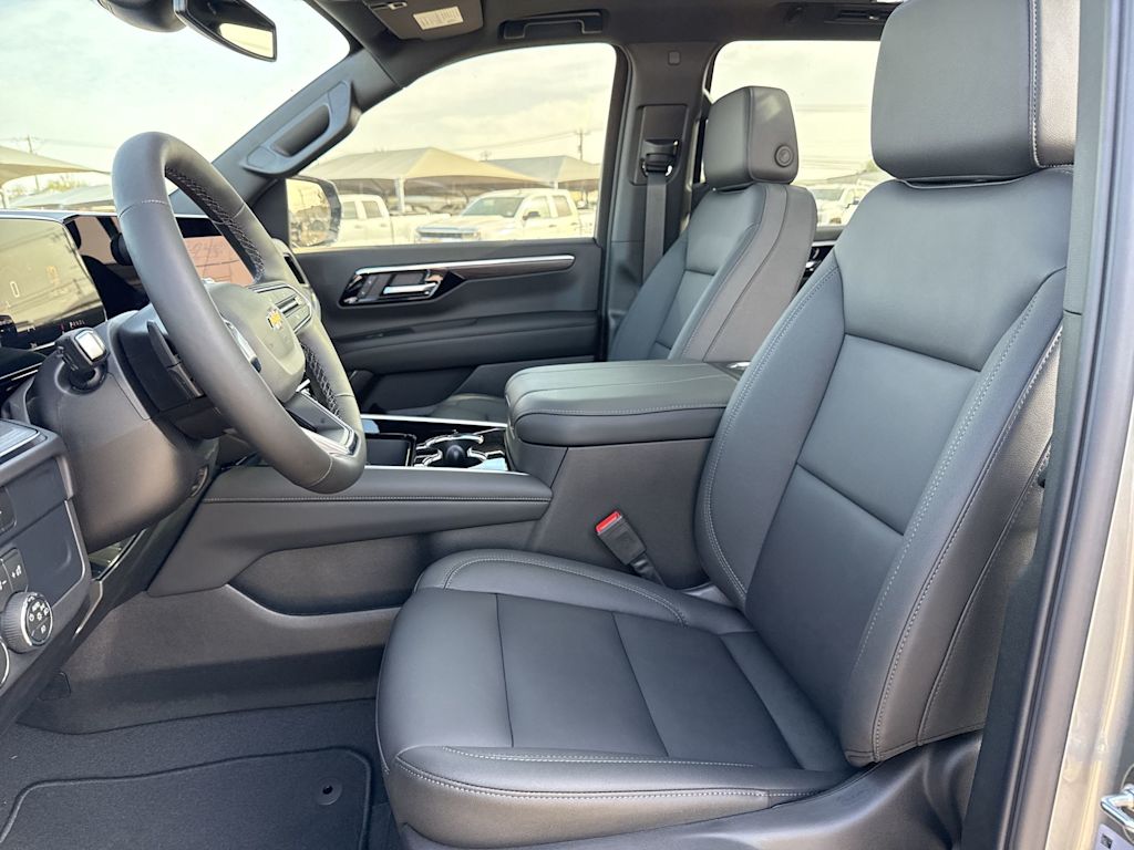 Thumbnail: 2026 Chevrolet Suburban - 11