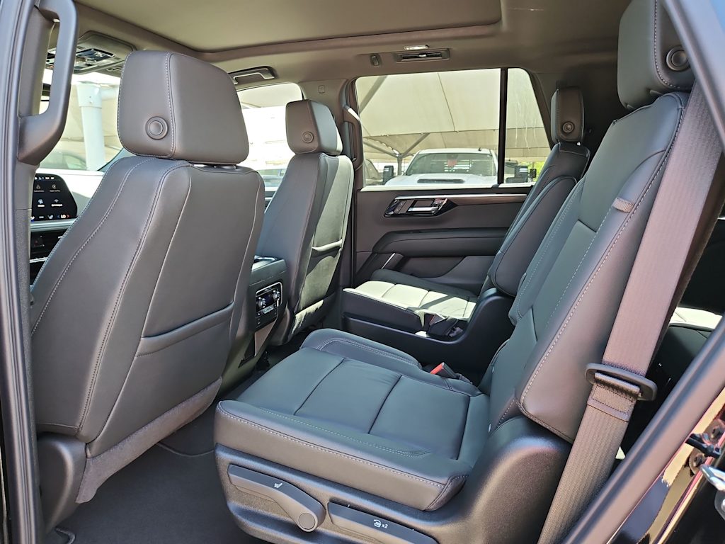 Thumbnail: 2026 Chevrolet Tahoe - 13