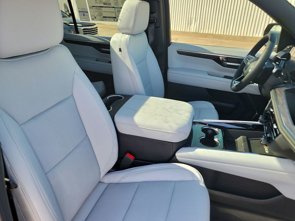 Thumbnail: 2026 Chevrolet Tahoe - 25