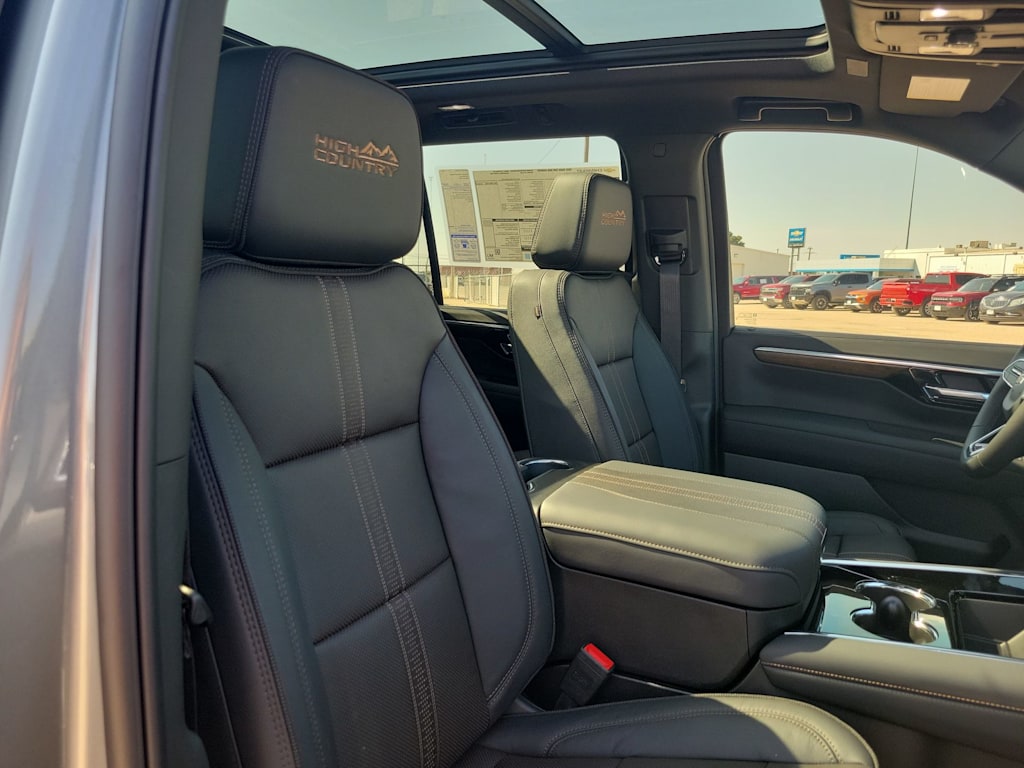 Thumbnail: 2025 Chevrolet Tahoe - 12