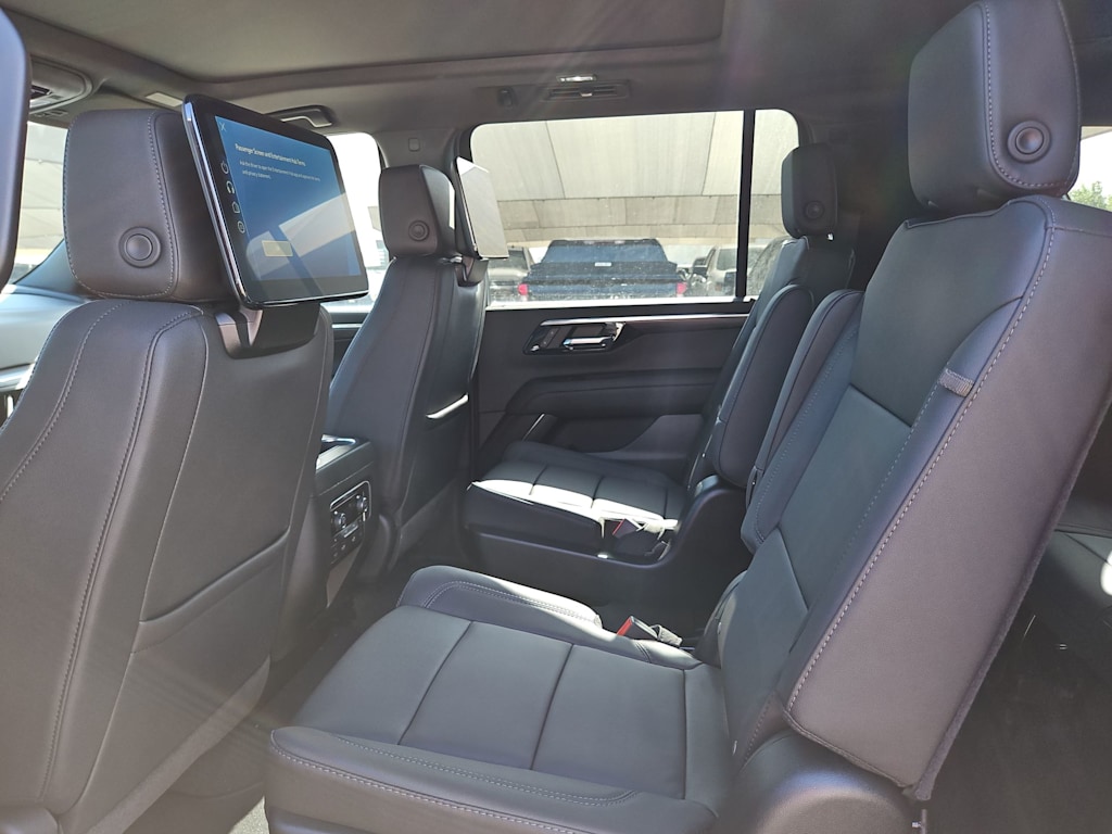 Thumbnail: 2026 Chevrolet Suburban - 12