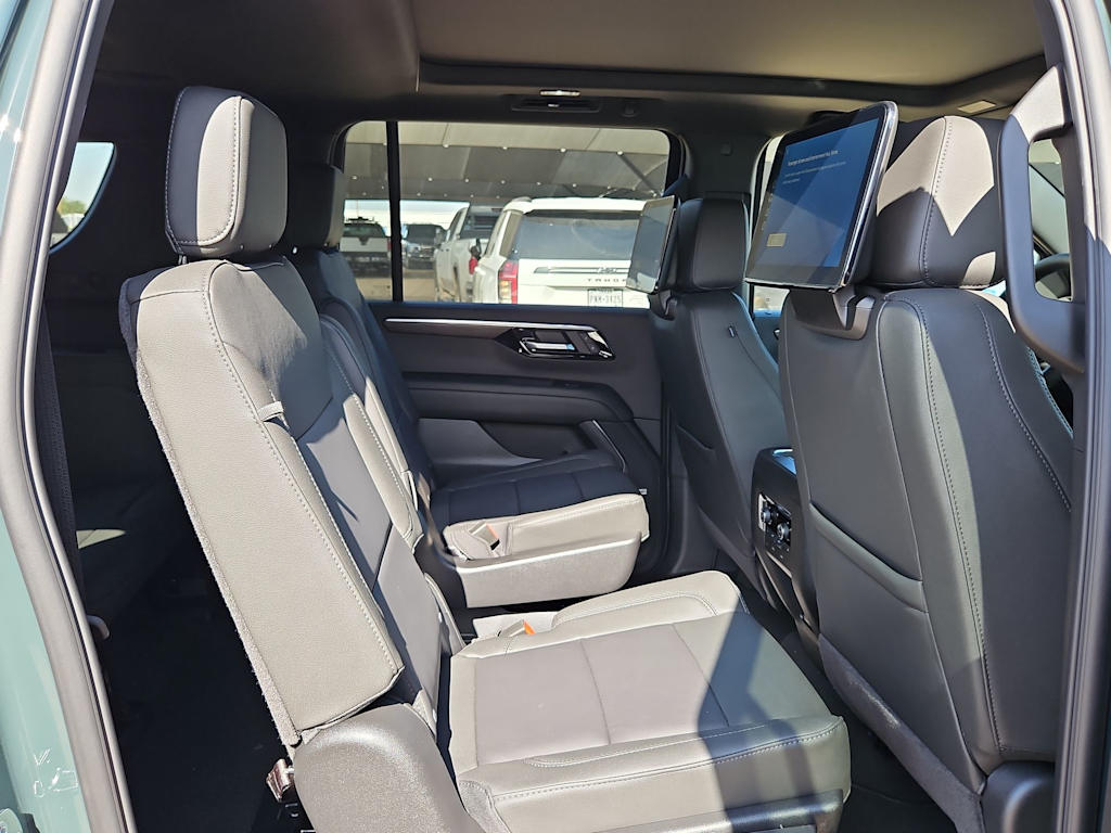Thumbnail: 2026 Chevrolet Suburban - 21