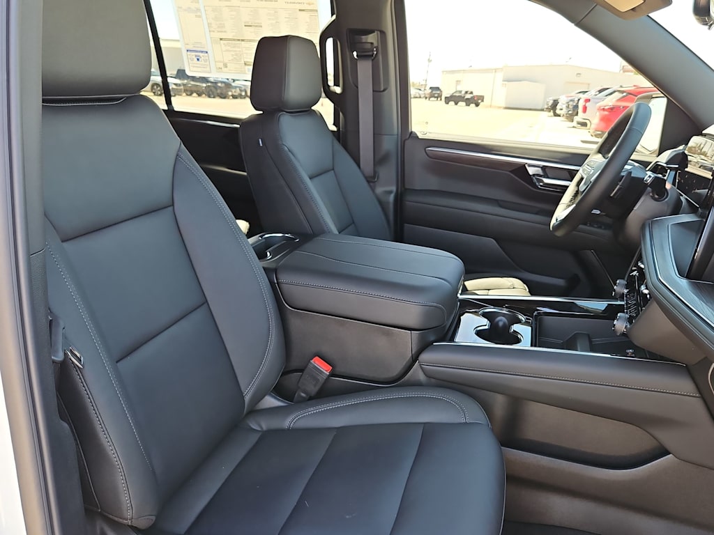 Thumbnail: 2026 Chevrolet Suburban - 12