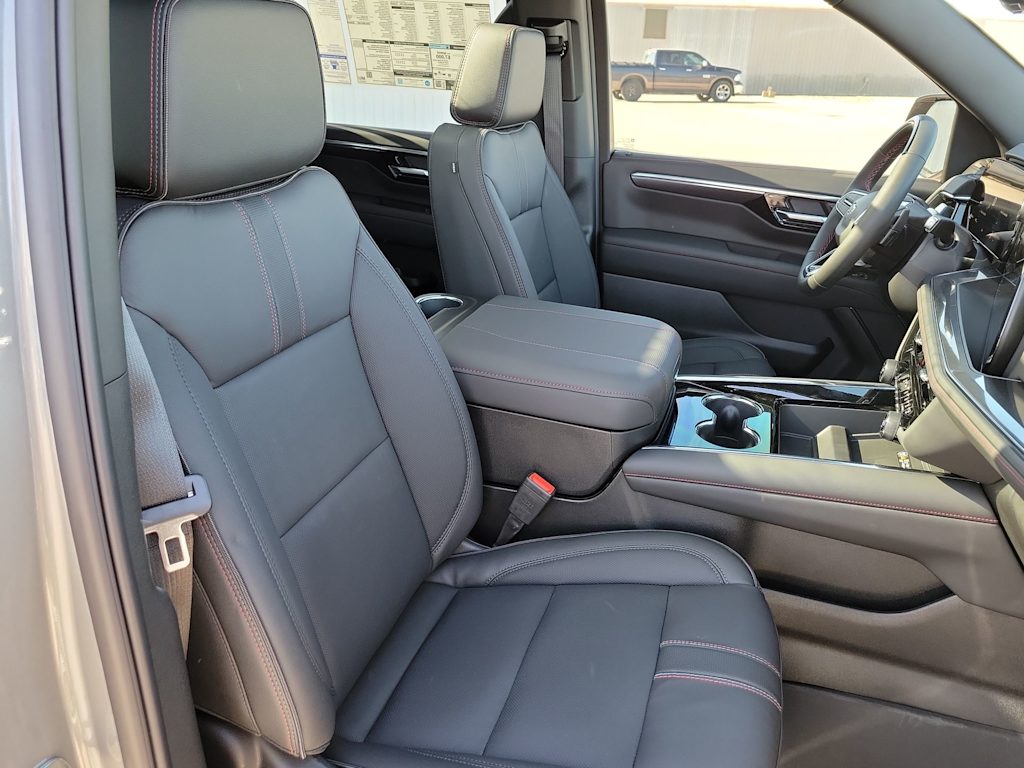 Thumbnail: 2026 Chevrolet Suburban - 12