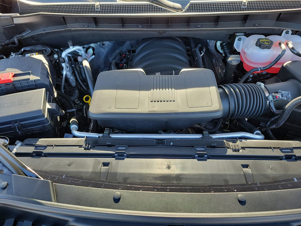 Thumbnail: 2025 Chevrolet Suburban - 9