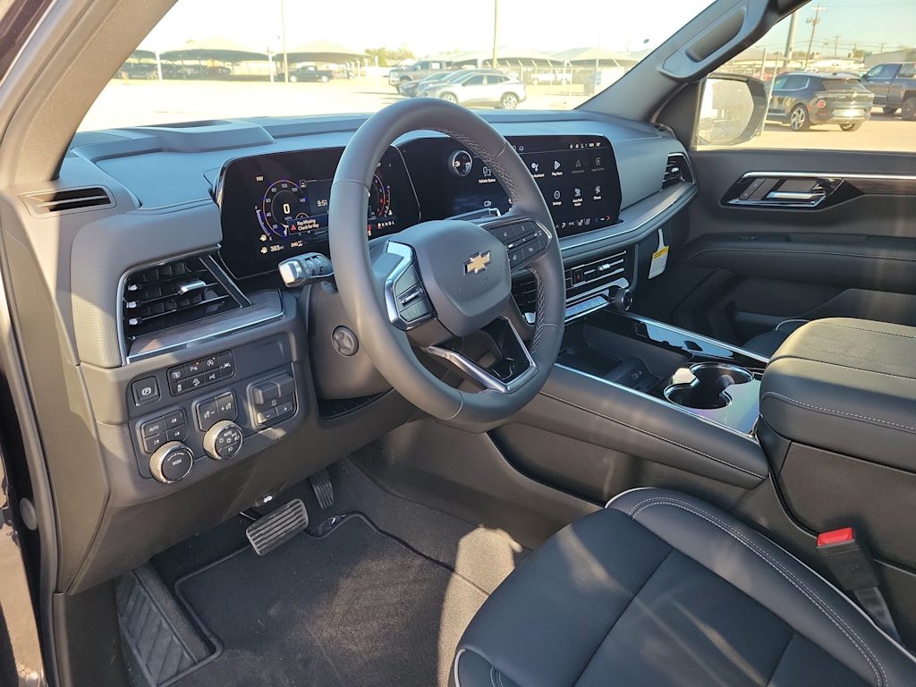 Thumbnail: 2025 Chevrolet Suburban - 2