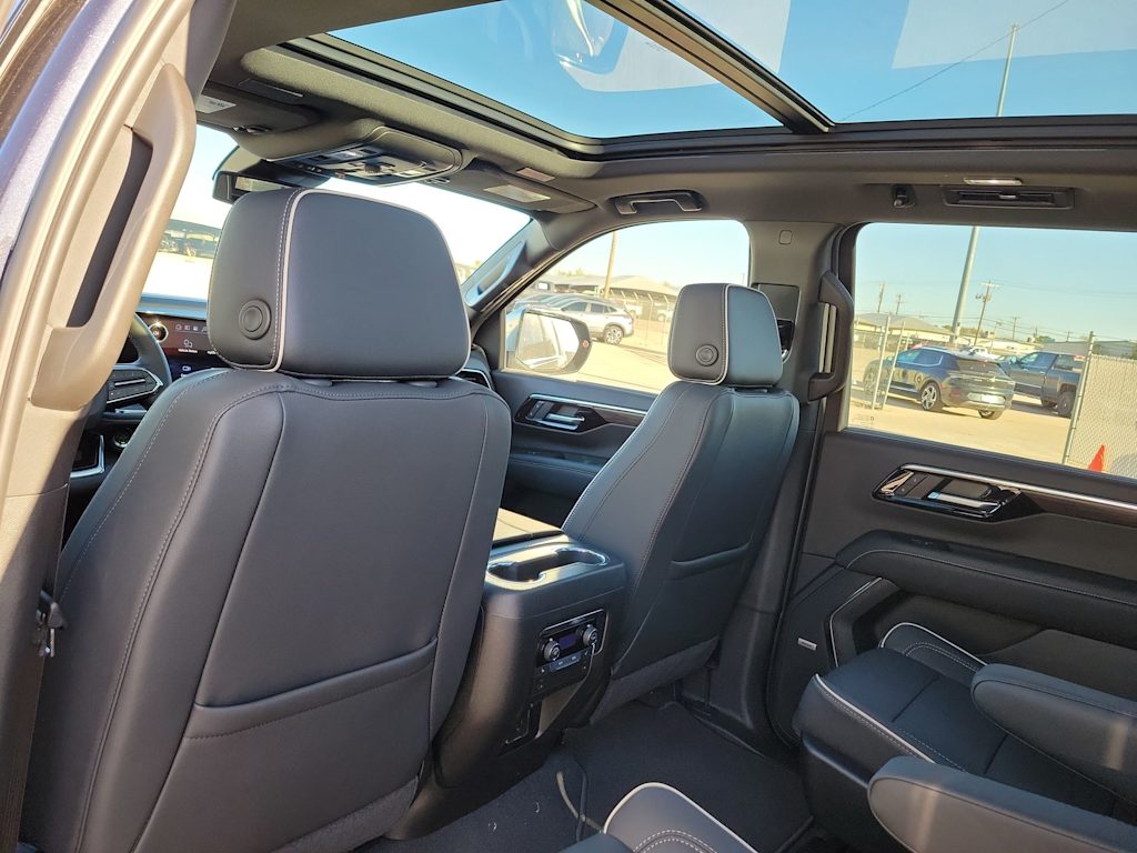 Thumbnail: 2025 Chevrolet Suburban - 12