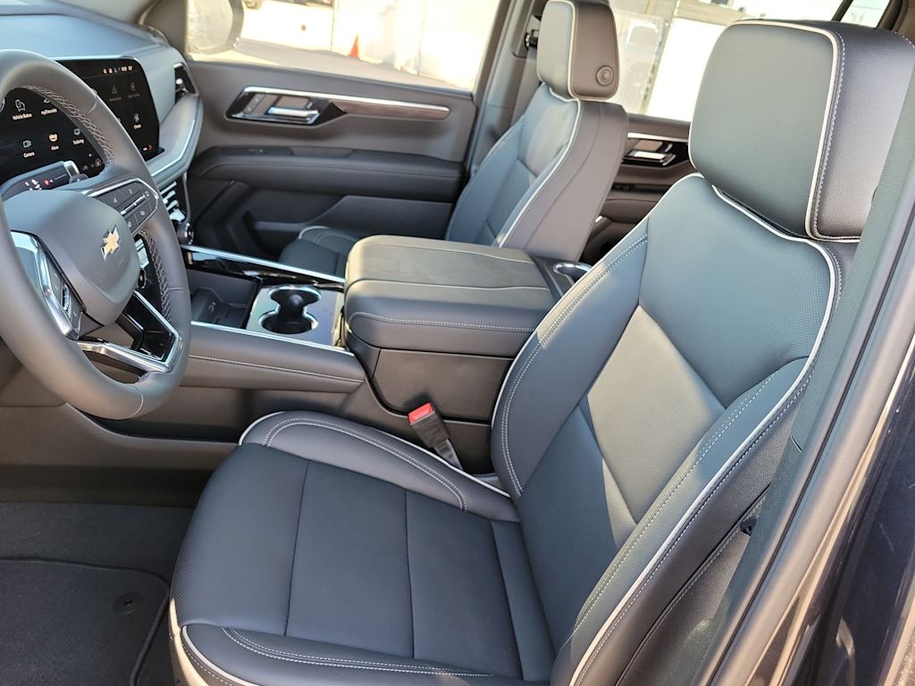 Thumbnail: 2025 Chevrolet Suburban - 11