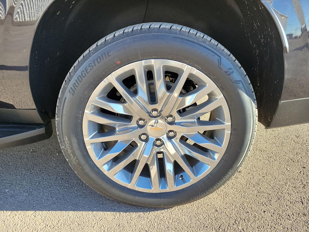 Thumbnail: 2025 Chevrolet Suburban - 8