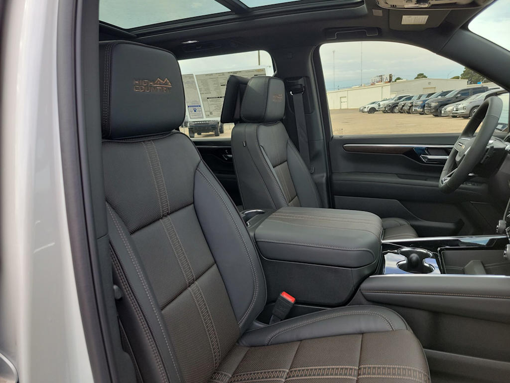Thumbnail: 2025 Chevrolet Suburban - 12