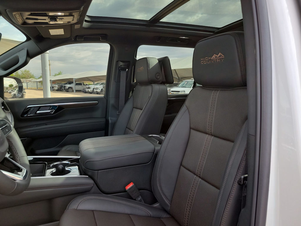 Thumbnail: 2025 Chevrolet Suburban - 11