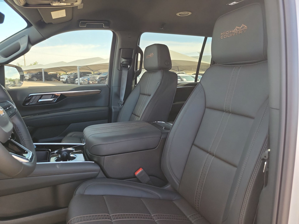 Thumbnail: 2025 Chevrolet Suburban - 11