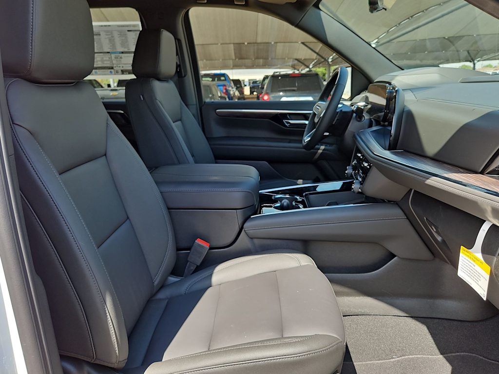 Thumbnail: 2026 Chevrolet Tahoe - 12