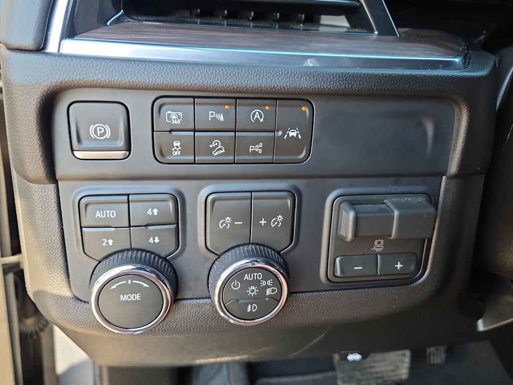 Thumbnail: 2026 Chevrolet Tahoe - 23