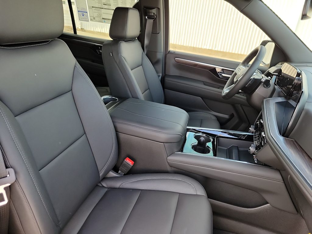 Thumbnail: 2026 Chevrolet Tahoe - 25