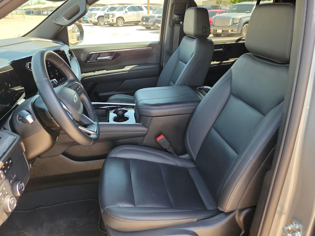 Thumbnail: 2025 Chevrolet Tahoe - 9