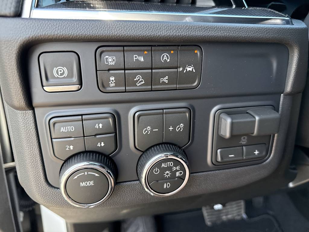 Thumbnail: 2026 Chevrolet Tahoe - 24