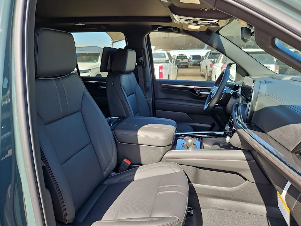 Thumbnail: 2026 Chevrolet Tahoe - 12