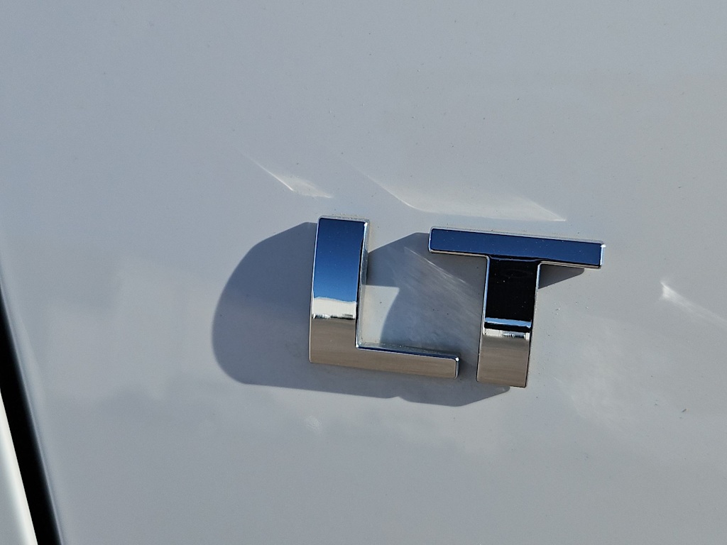 Thumbnail: 2013 Chevrolet Tahoe - 7