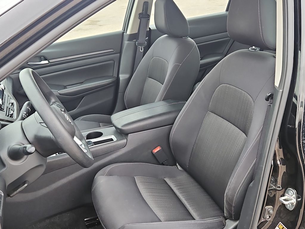 2025 Nissan Altima SV - Photo 10