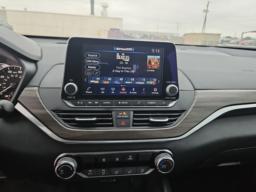 2025 Nissan Altima SV - Photo 13