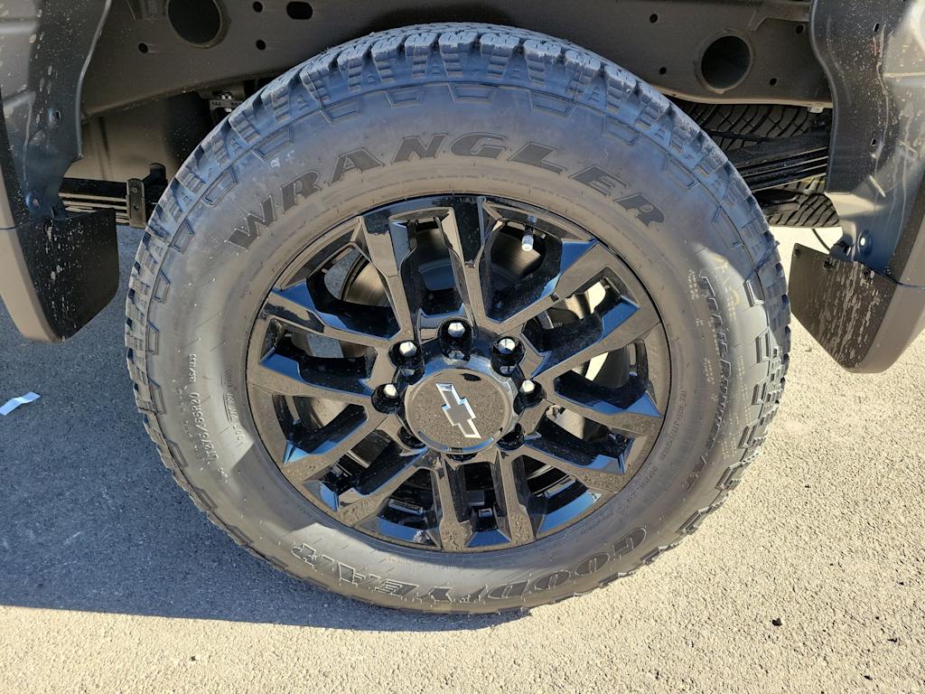 Thumbnail: 2026 Chevrolet Silverado 2500 - 8