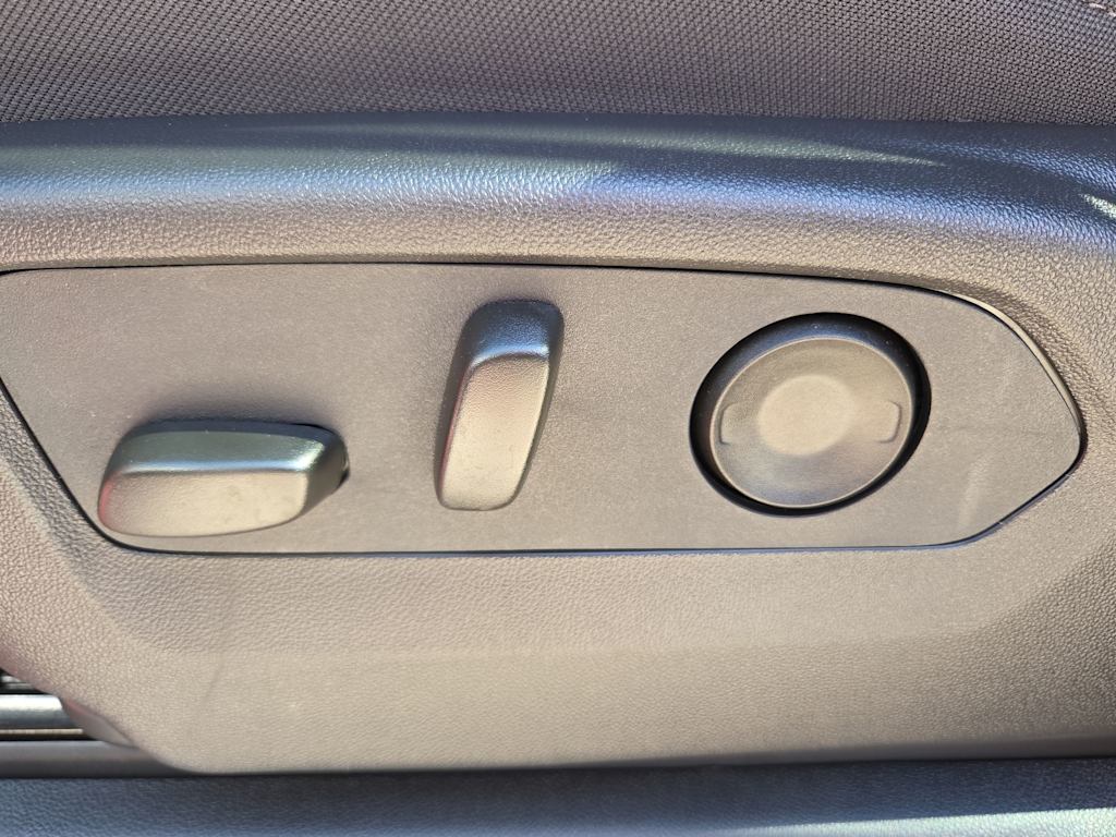 Thumbnail: 2026 Chevrolet Silverado 1500 - 27