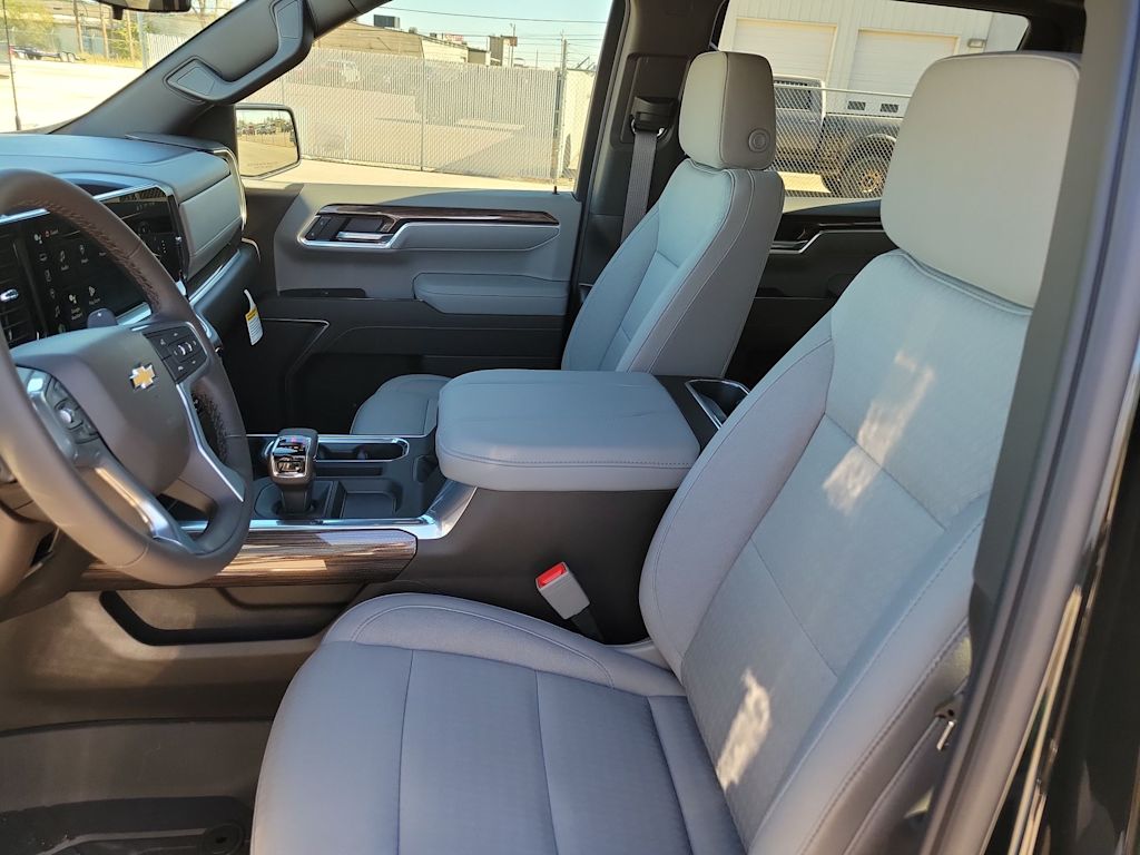 Thumbnail: 2026 Chevrolet Silverado 1500 - 11