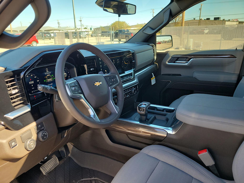 Thumbnail: 2026 Chevrolet Silverado 1500 - 2