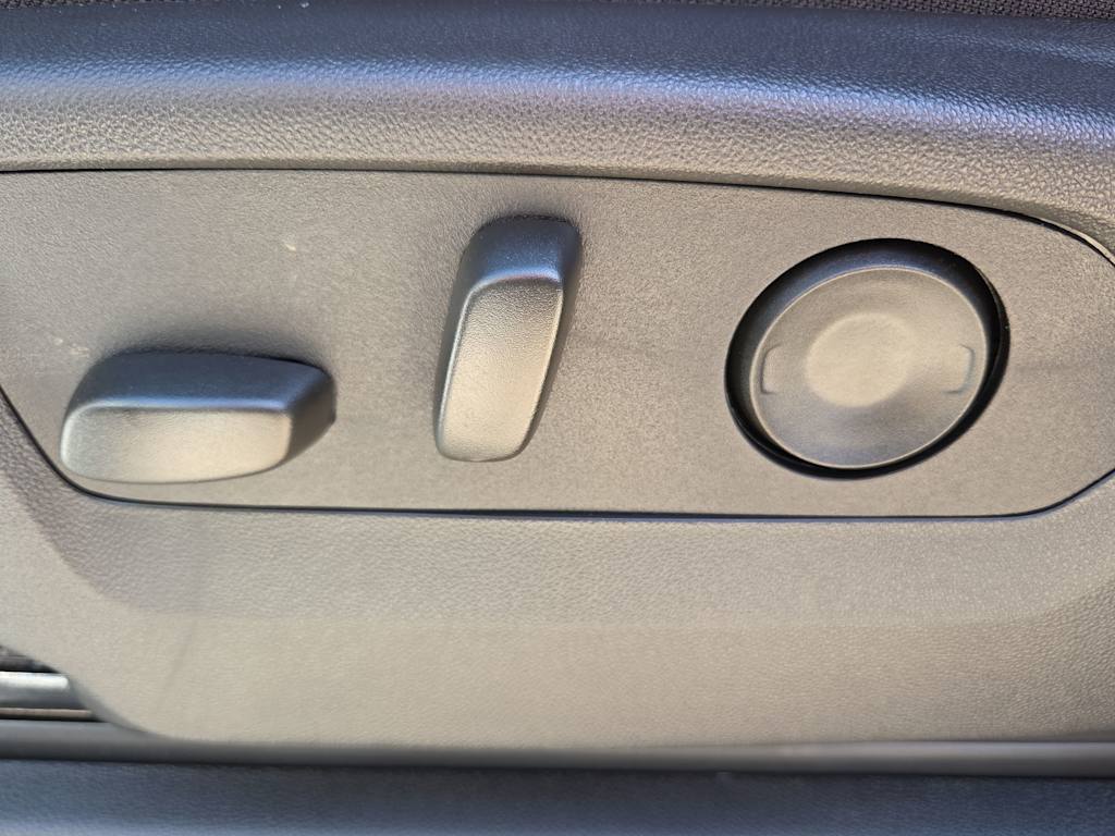 Thumbnail: 2026 Chevrolet Silverado 1500 - 25