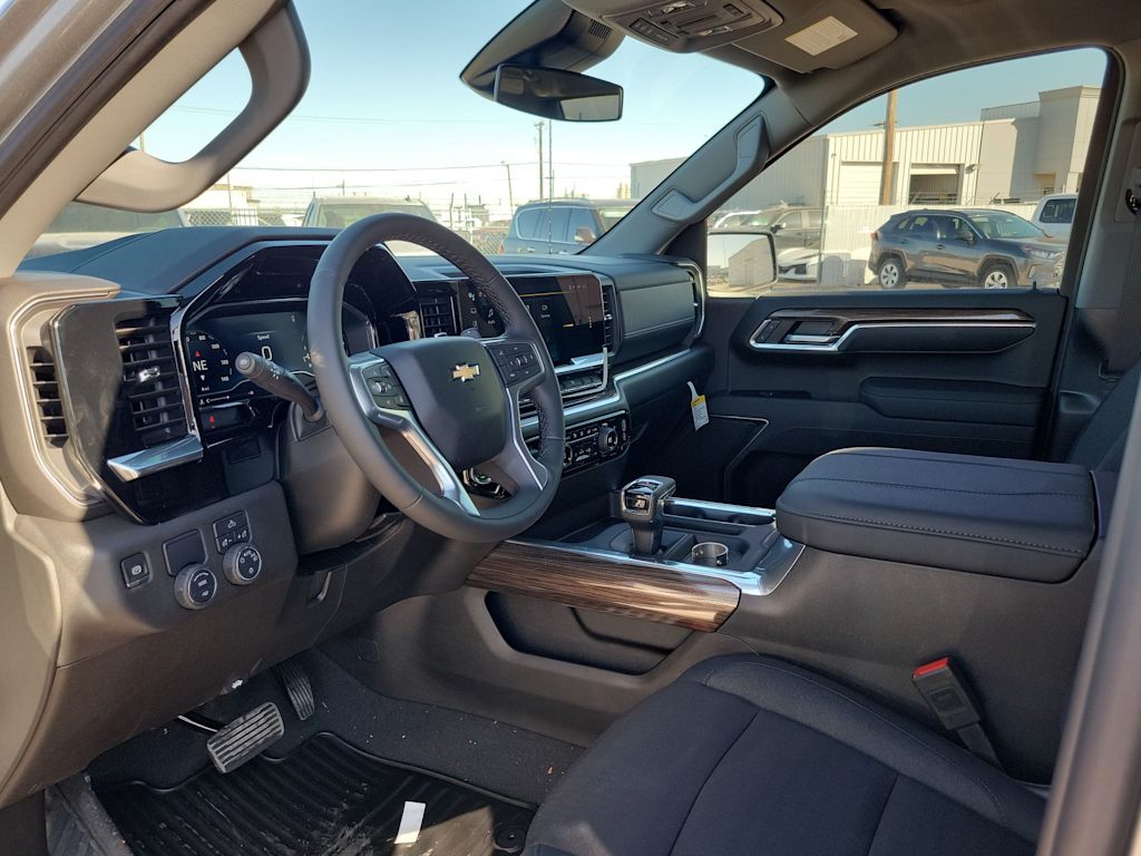 Thumbnail: 2025 Chevrolet Silverado 1500 - 2