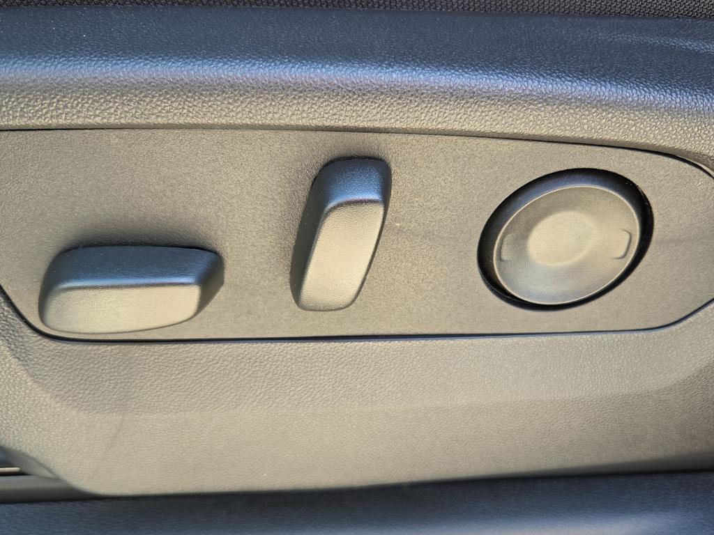 Thumbnail: 2026 Chevrolet Silverado 1500 - 26