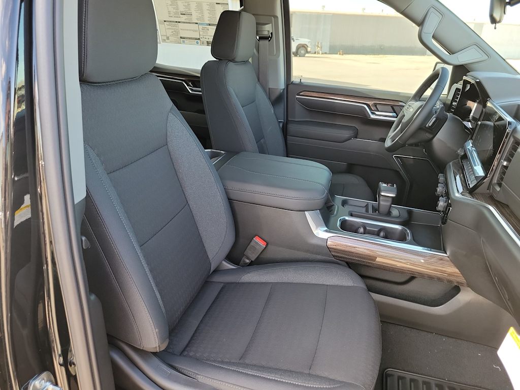 Thumbnail: 2026 Chevrolet Silverado 1500 - 11