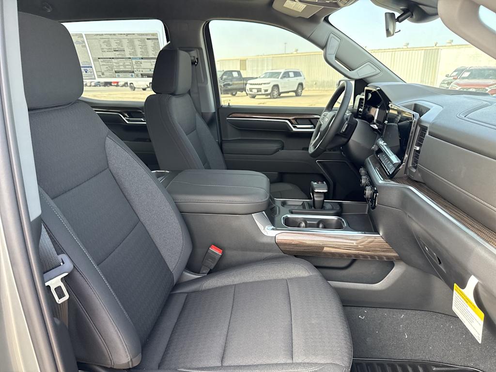 Thumbnail: 2026 Chevrolet Silverado 1500 - 12