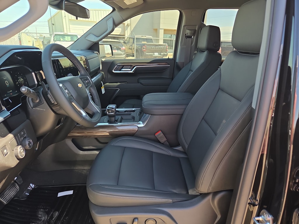 Thumbnail: 2026 Chevrolet Silverado 1500 - 11