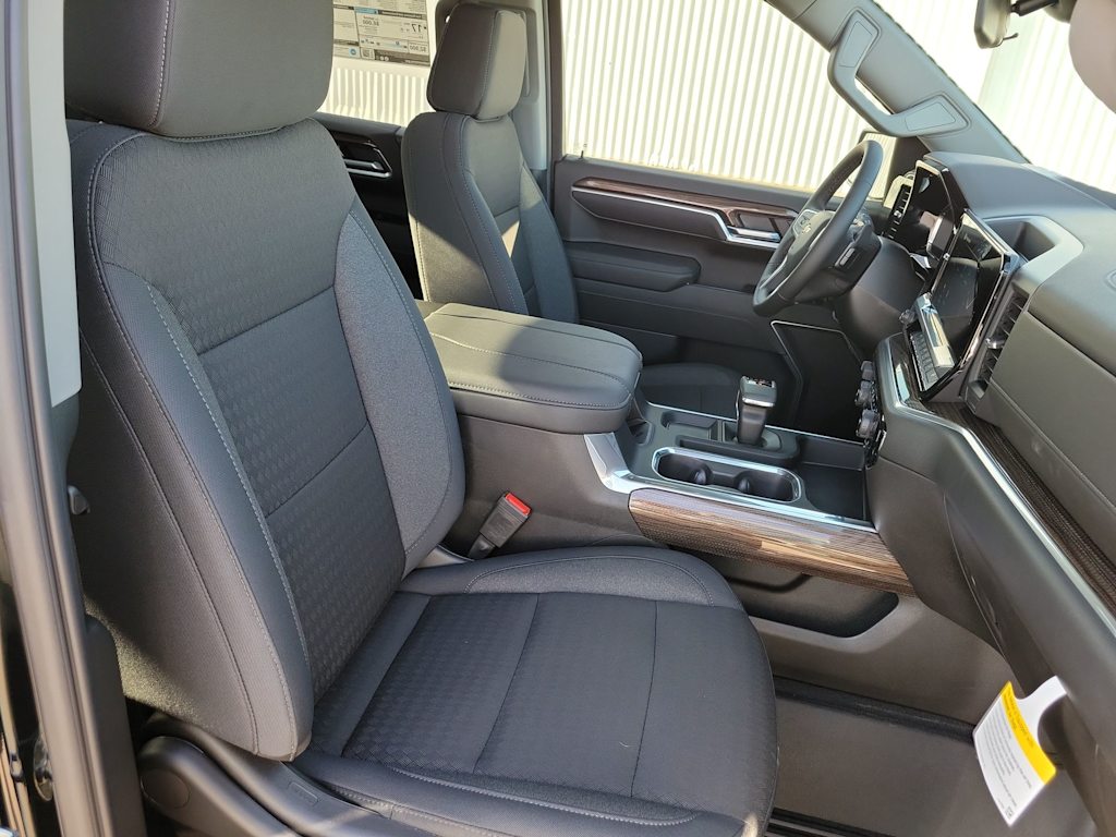 Thumbnail: 2026 Chevrolet Silverado 1500 - 11