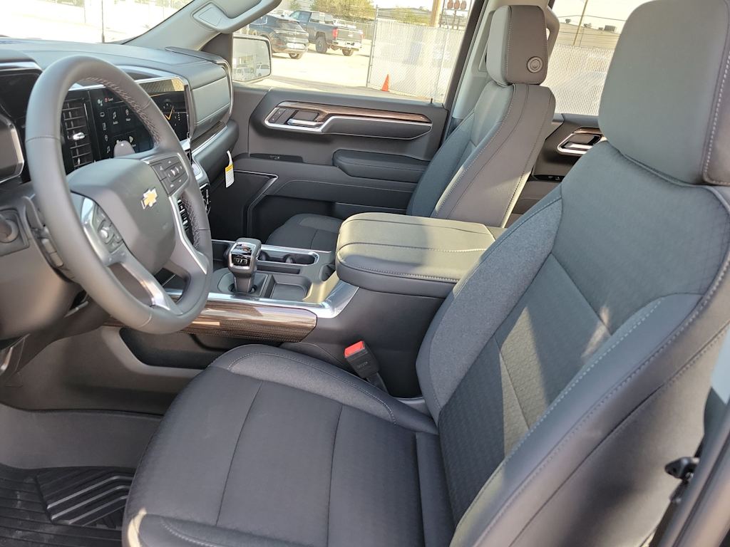 Thumbnail: 2026 Chevrolet Silverado 1500 - 10