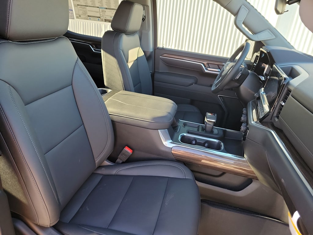 Thumbnail: 2026 Chevrolet Silverado 1500 - 12